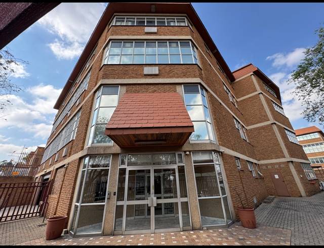 1,245M² WAREHOUSE TO LET IN WYNBERG